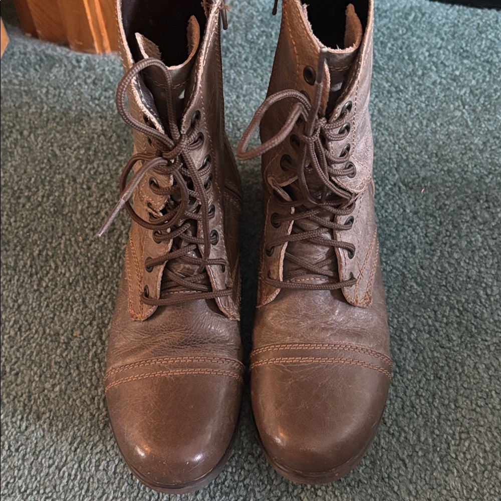 🎵These boots were made for walking 🎵 - Picture 10 of 15